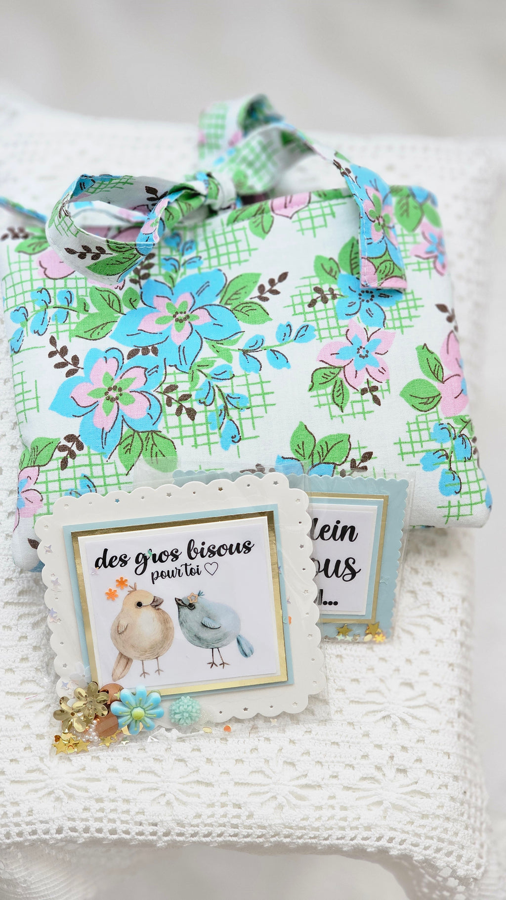 Pochette tissu fleuri et cartes à paillettes