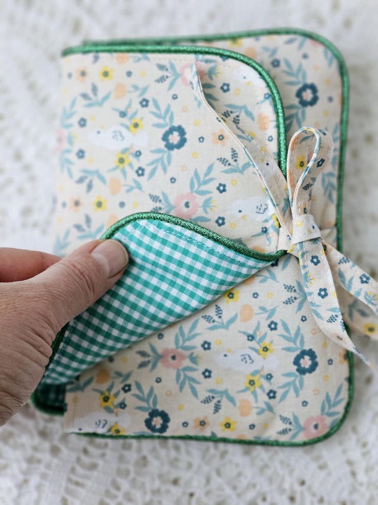 Mini pochette tissu coton fleuri et passepoil