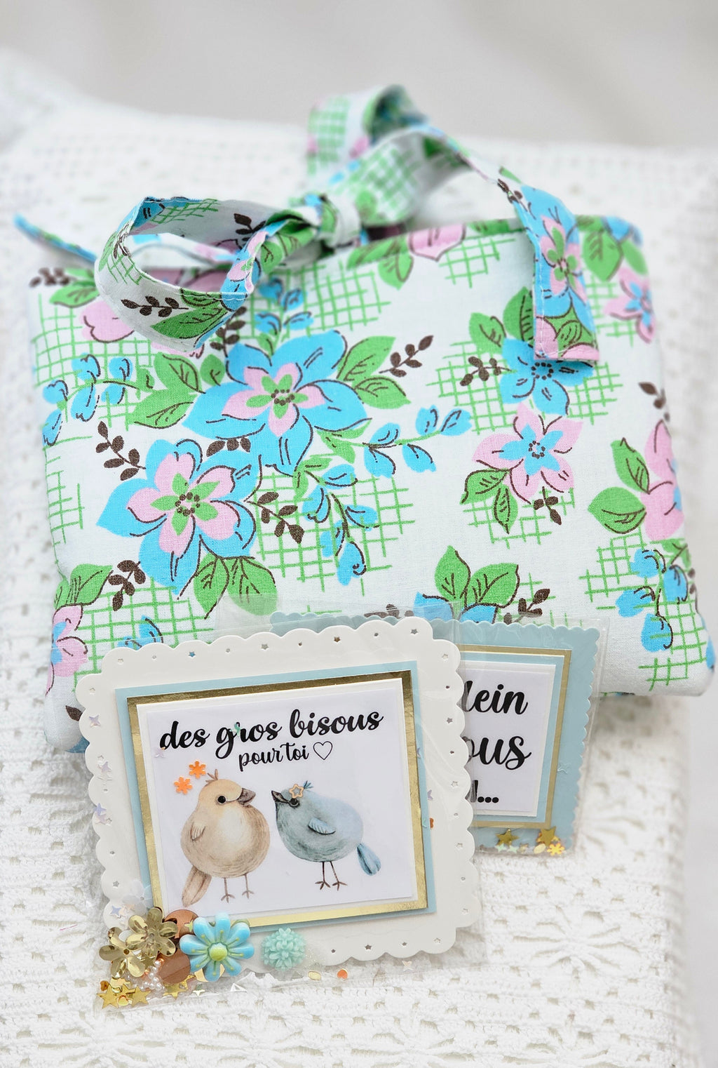 Pochette tissu fleuri et cartes à paillettes