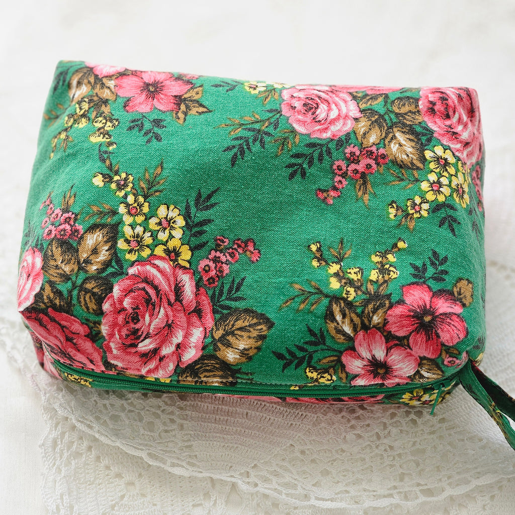 Trousse tissu fleuri vintage vert