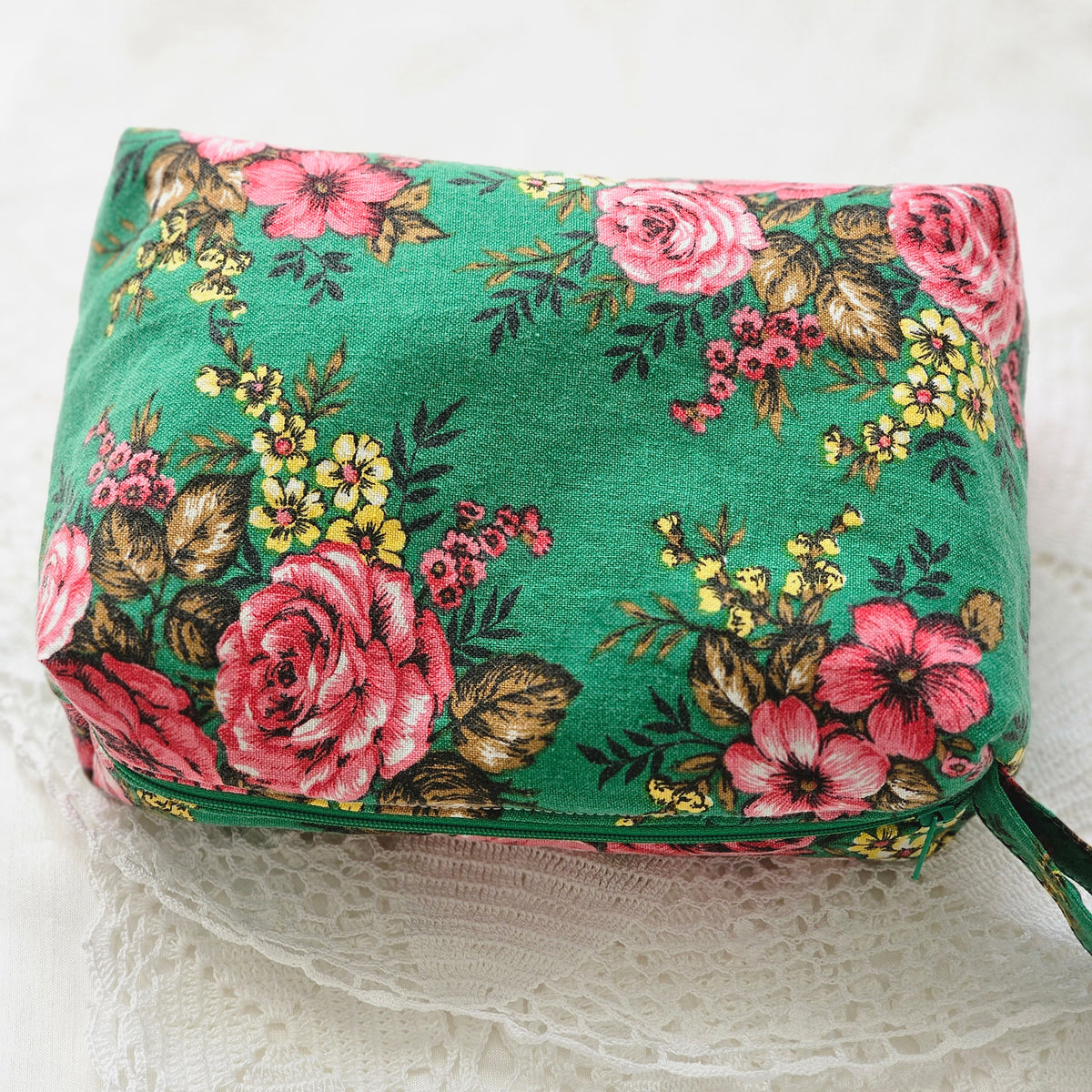 Trousse tissu fleuri vintage vert