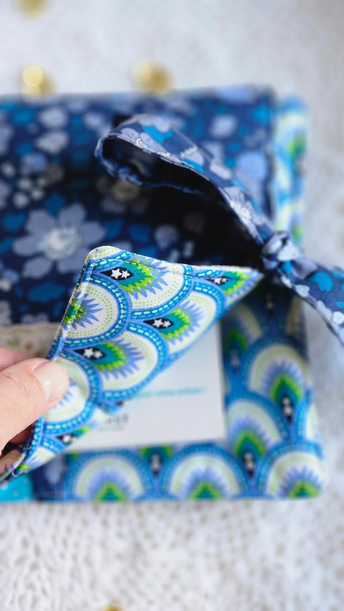 Pochette petit format tissu motif bleu