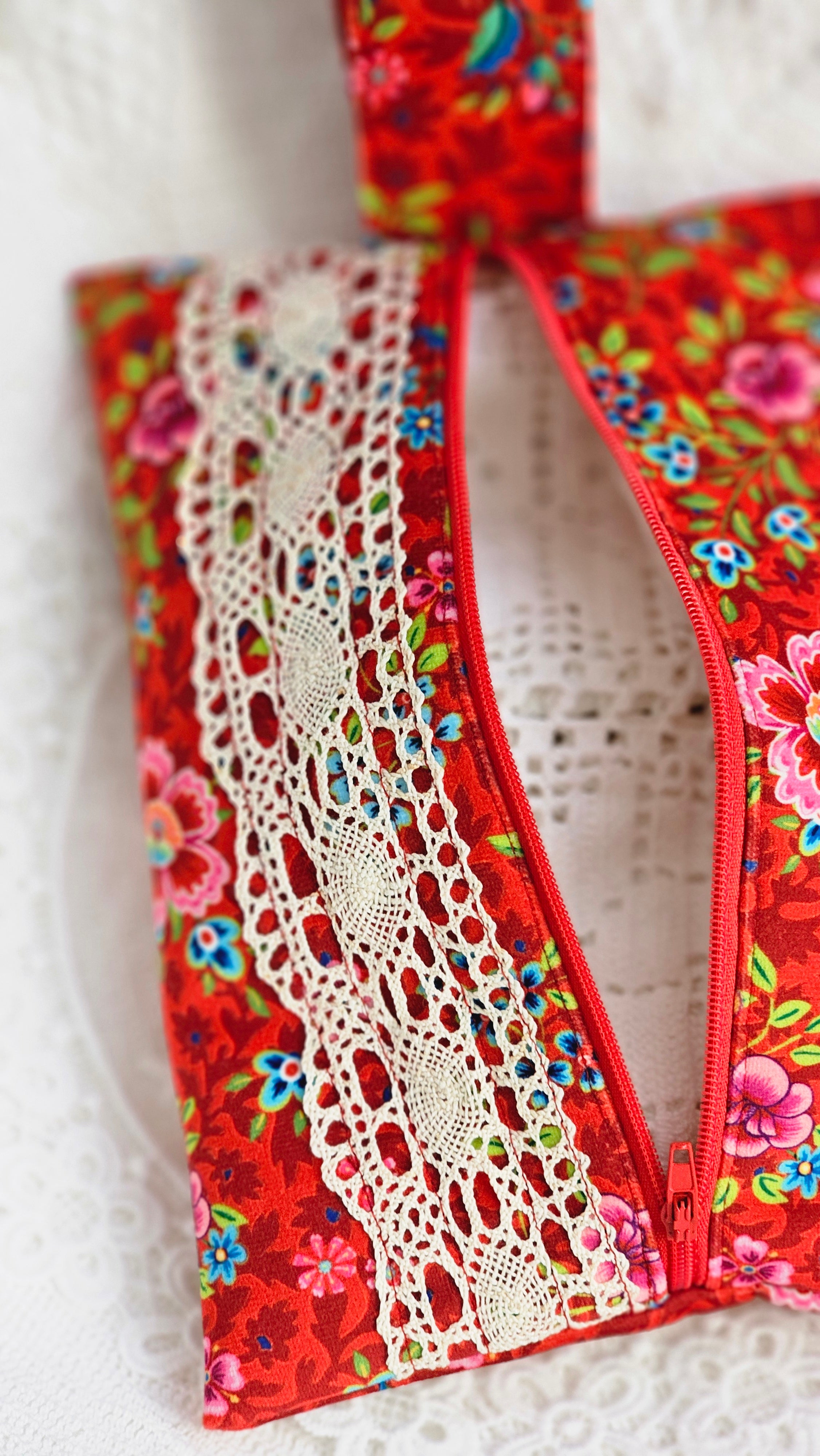 Trousse tissu fleuri rouge