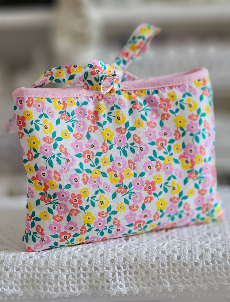 Pochette tissu fleuri et carte à paillettes