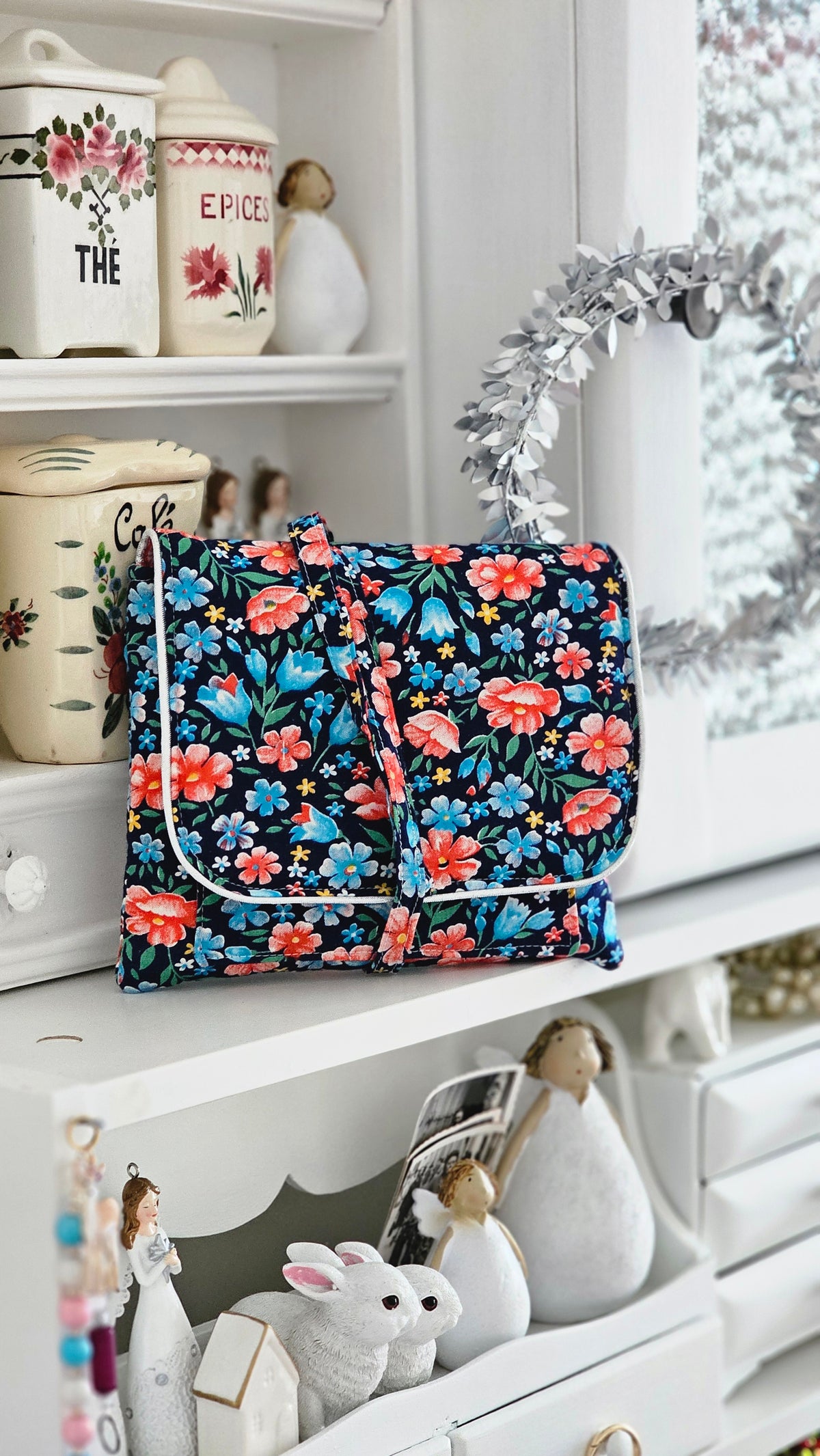 Pochette tissu coton fleuri et passepoil