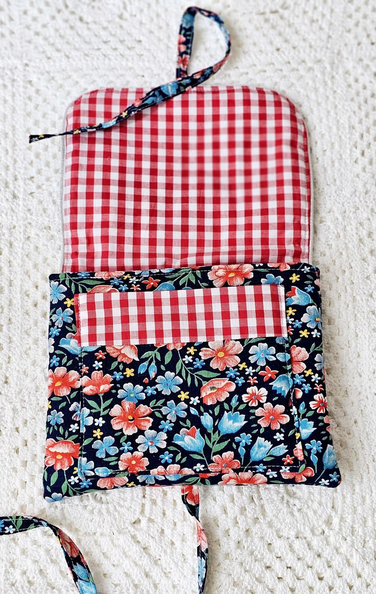 Pochette tissu coton fleuri et passepoil