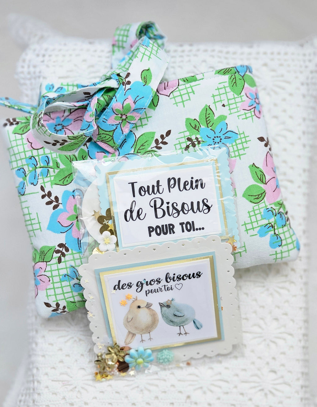 Pochette tissu fleuri et cartes à paillettes