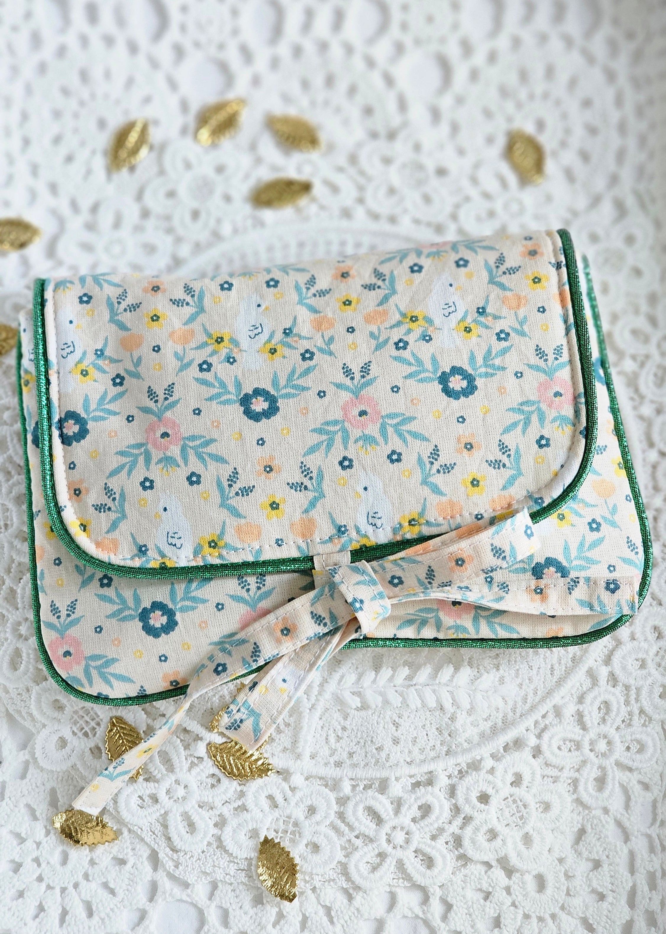 Mini pochette tissu coton fleuri et passepoil