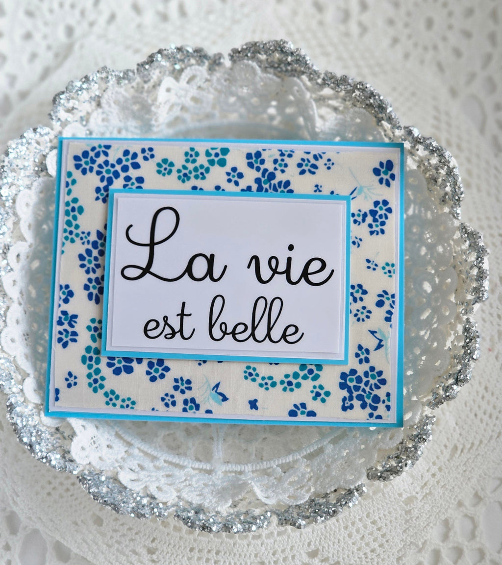 Carte en papier la vie est belle