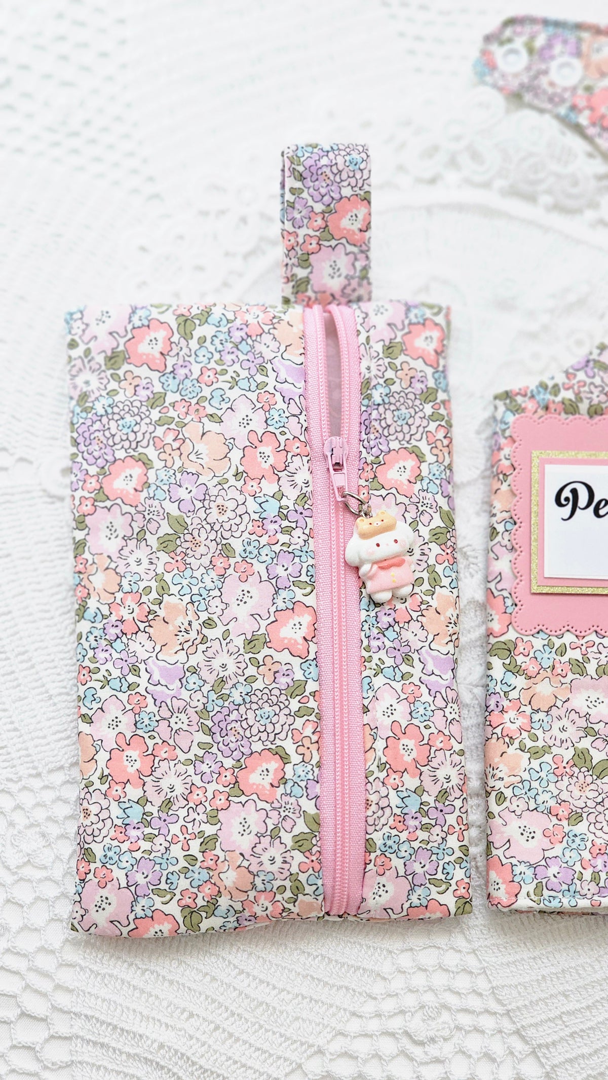 Bavoir et trousse tissu liberty rose