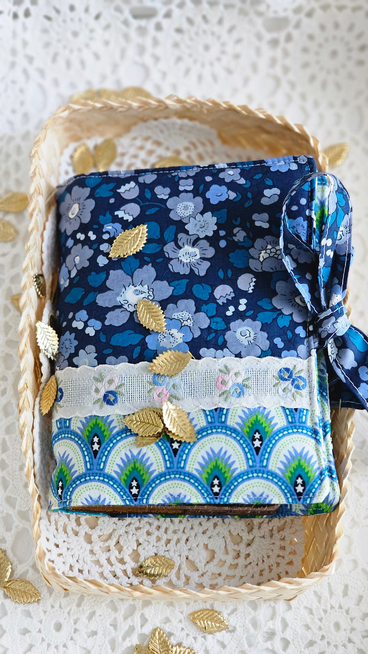 Pochette petit format tissu motif bleu