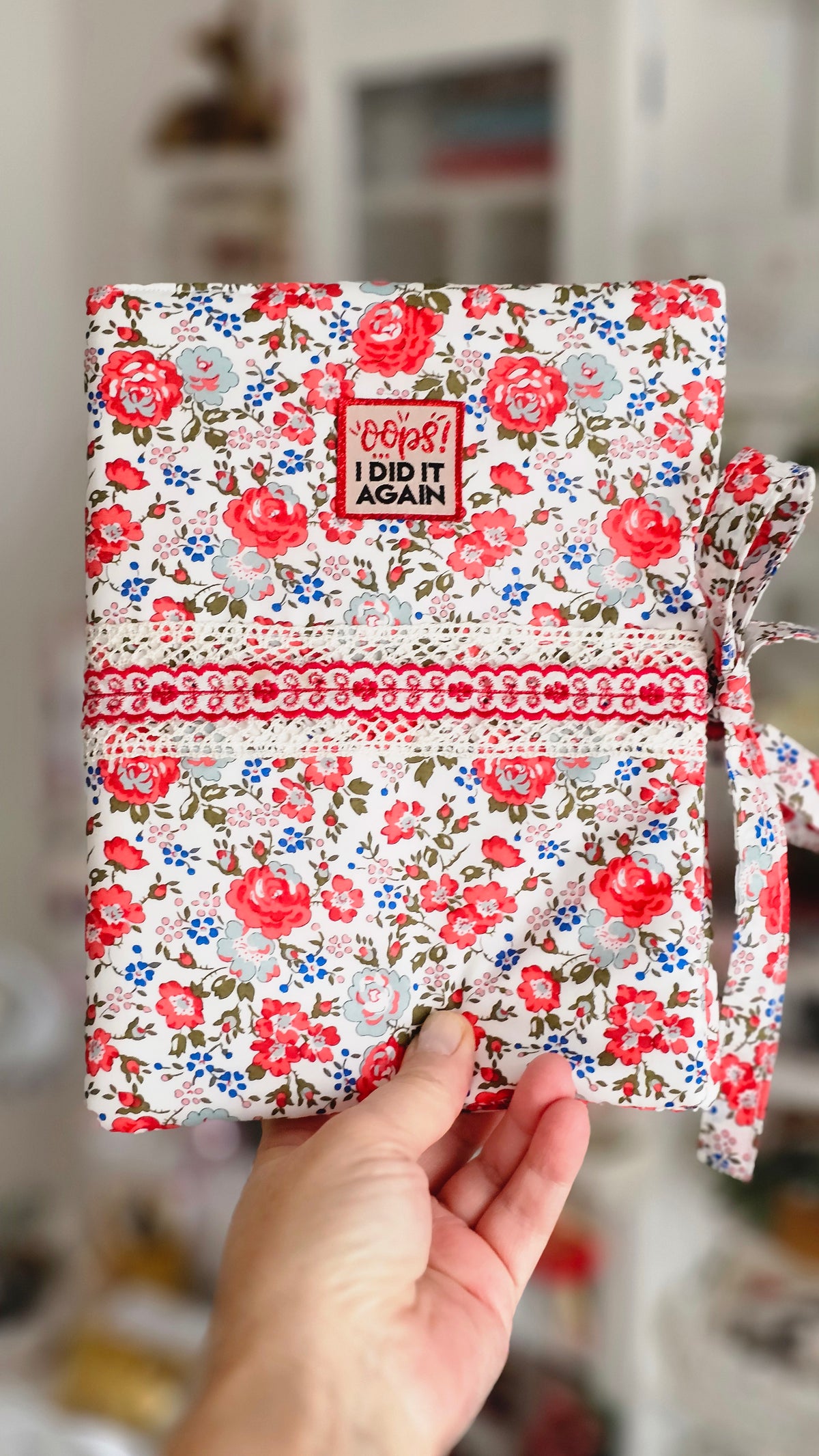 Housse de cahier liberty et dentelle avec magnet