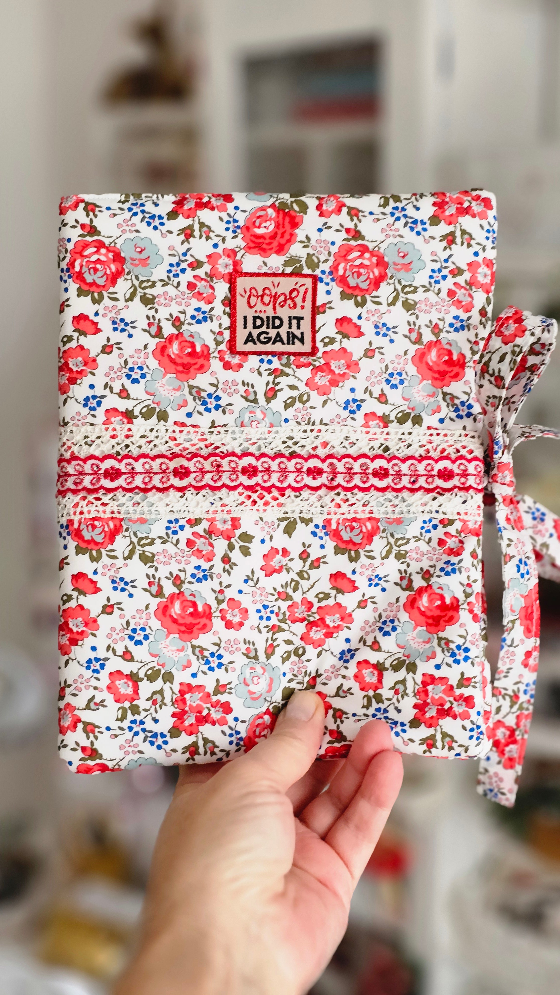 Housse de cahier liberty et dentelle avec magnet