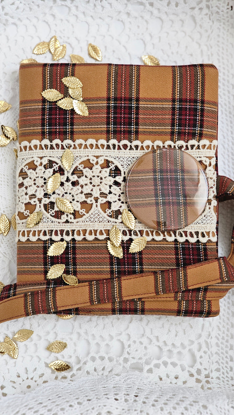 Housse de cahier tissu marron et dentelle avec magnet