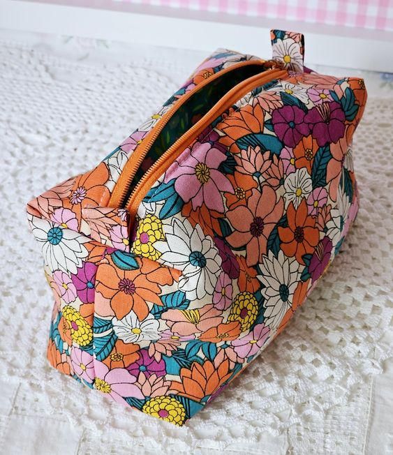 Trousse tissu fleuri orange
