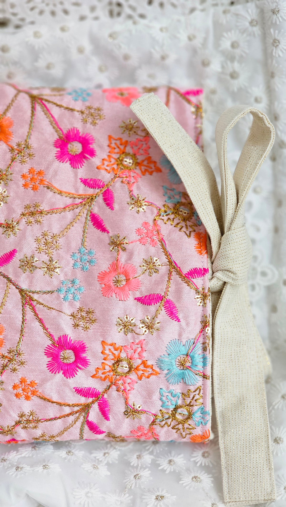 Pochette tissu fleuri pour livre de poche