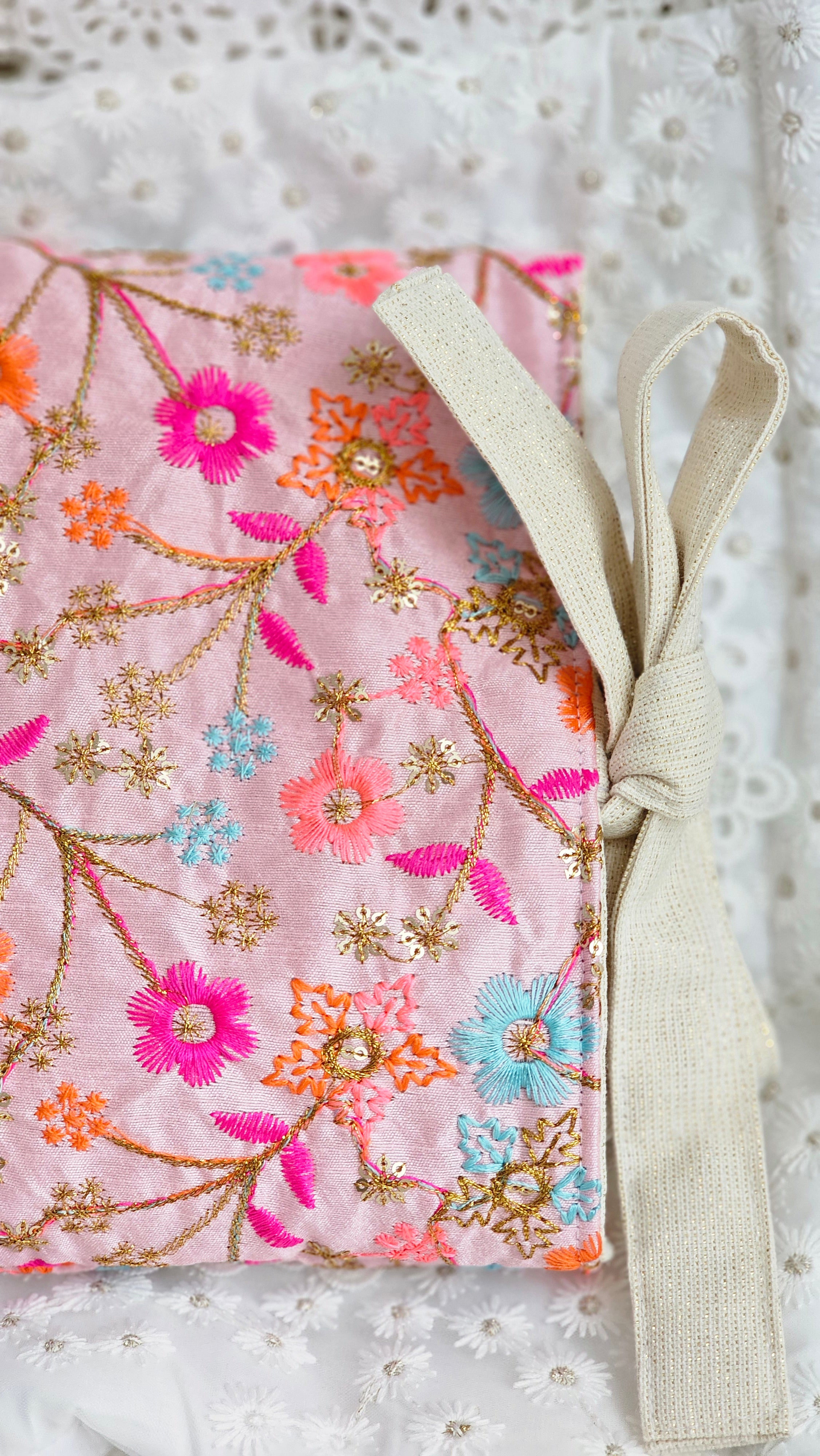 Pochette tissu fleuri pour livre de poche