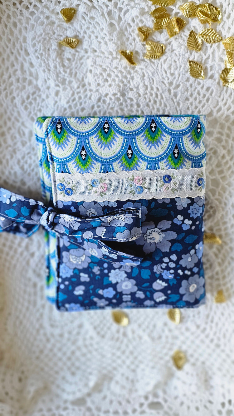 Pochette petit format tissu motif bleu