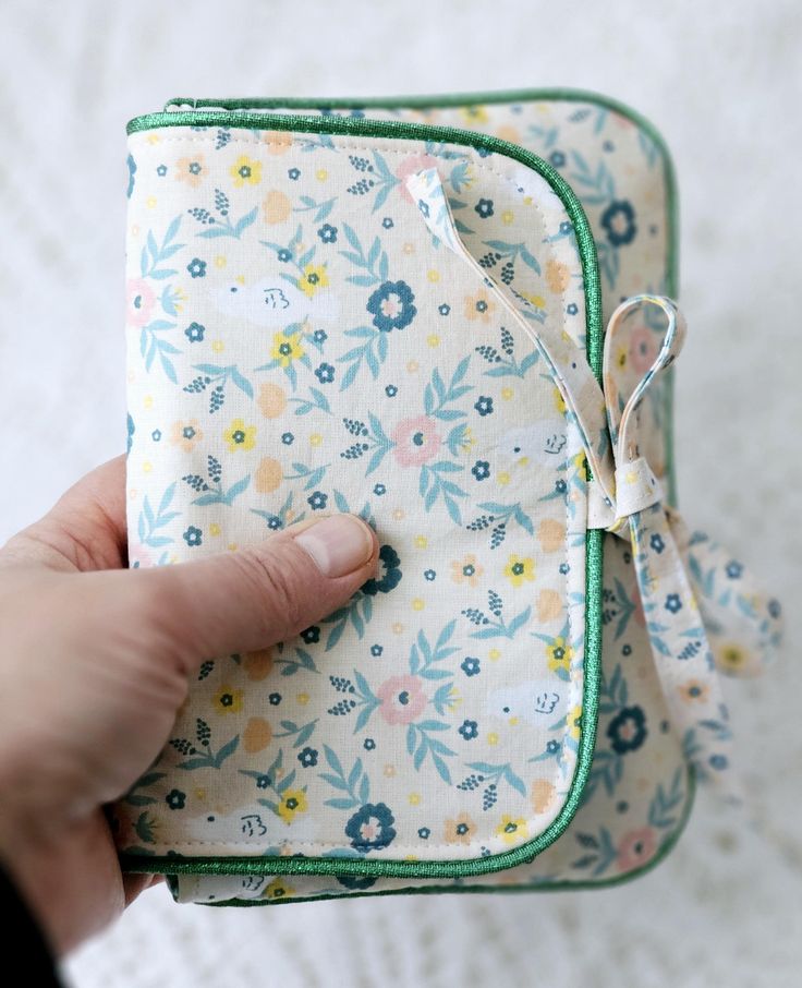 Mini pochette tissu coton fleuri et passepoil