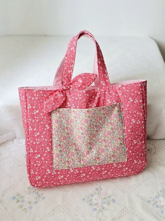 Sac cabas rose fleuri