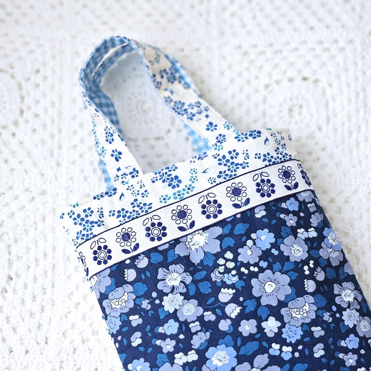 Petit tote bag en Liberty bleu