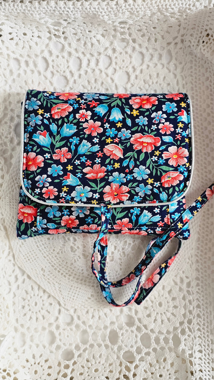 Pochette tissu coton fleuri et passepoil