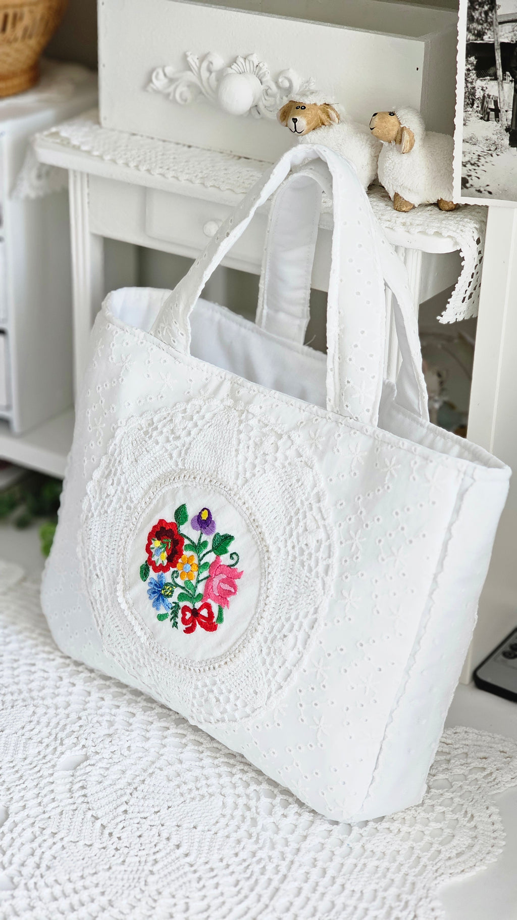 Joli sac blanc avec broderie