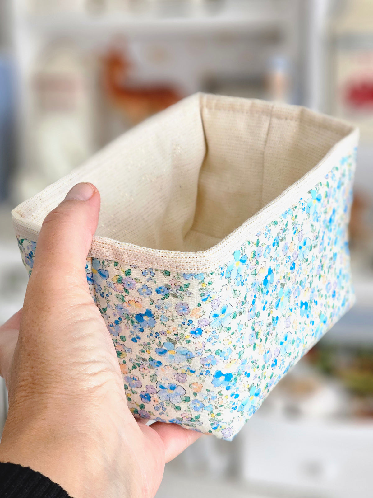 Corbeille tissu fleuri bleu