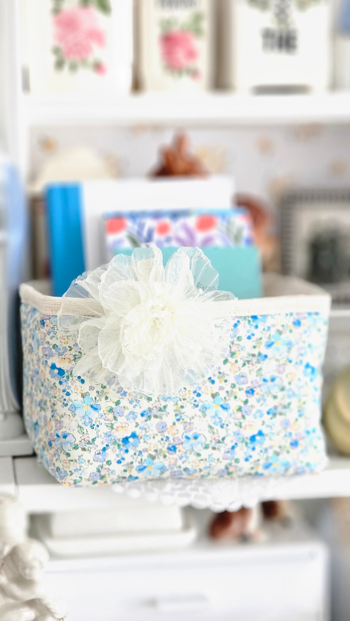 Corbeille tissu fleuri bleu