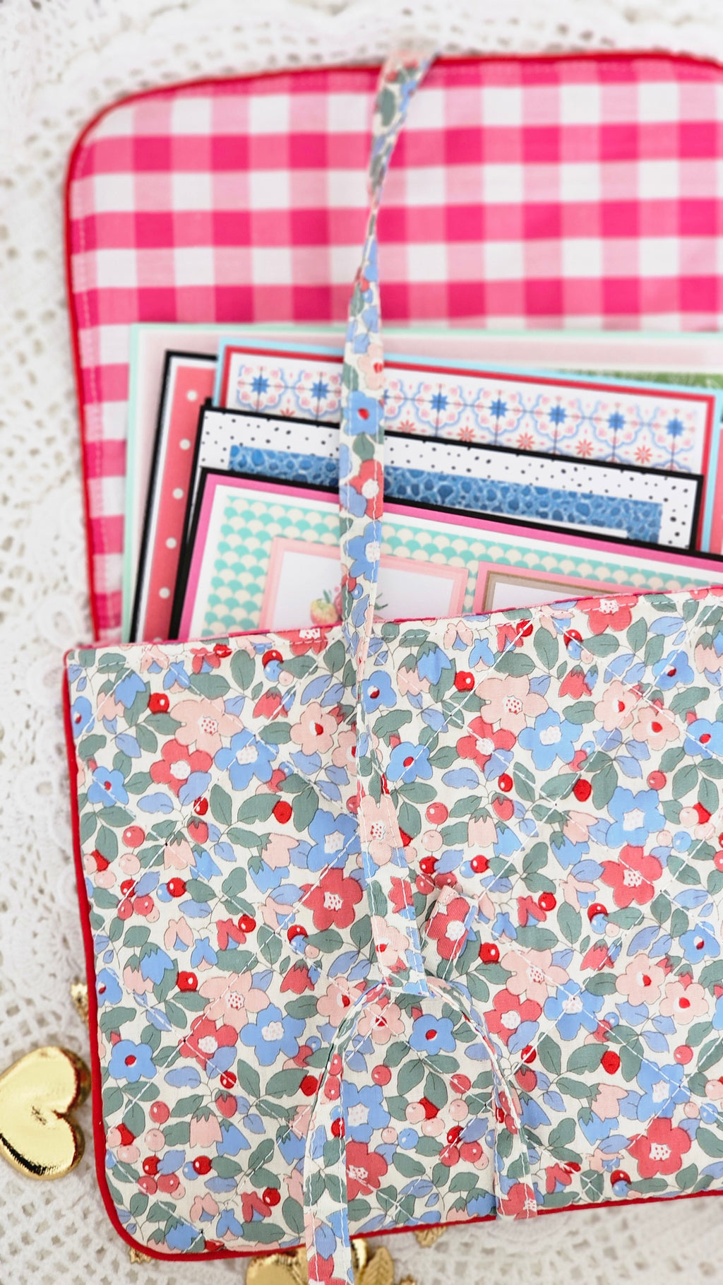 Pochette matelassée et cartes