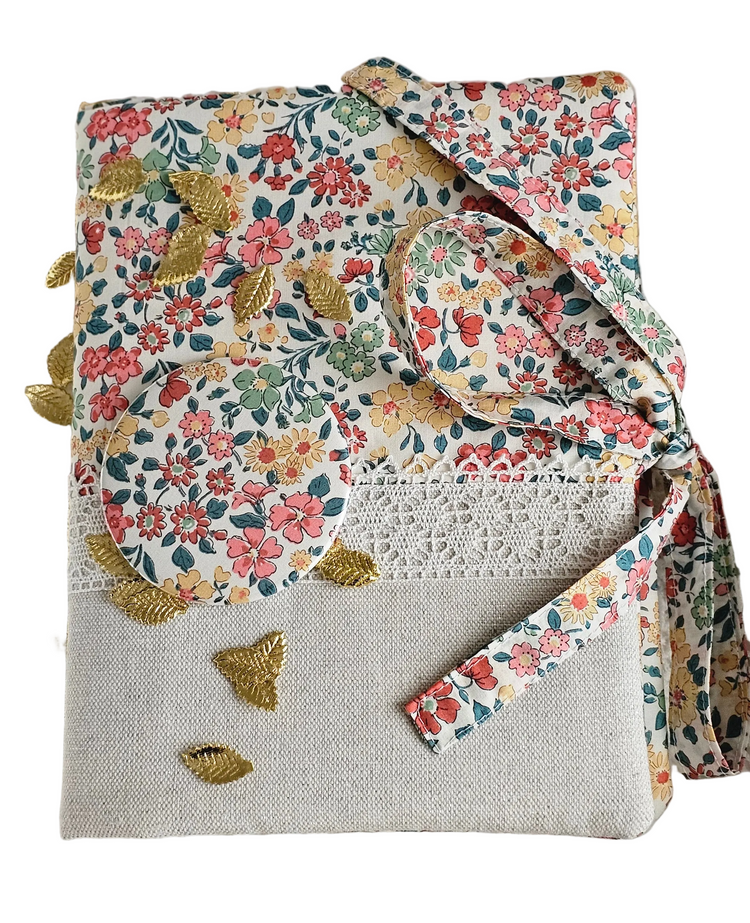 Protège cahier liberty et dentelle avec magnet