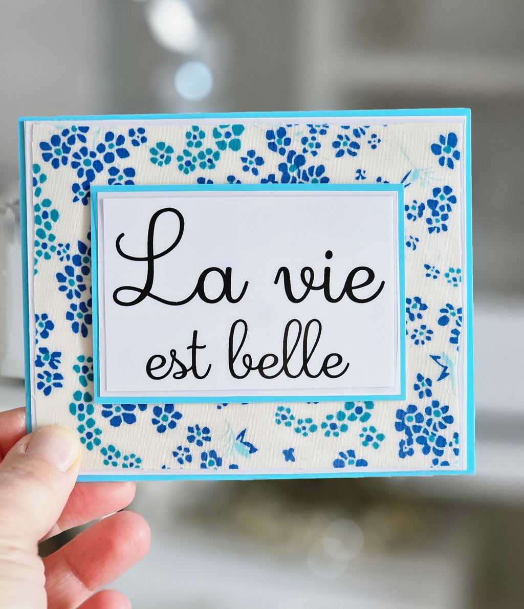 Carte en papier la vie est belle